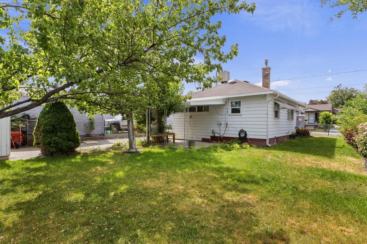 616 W 4th Ave - Photo 4 of 15