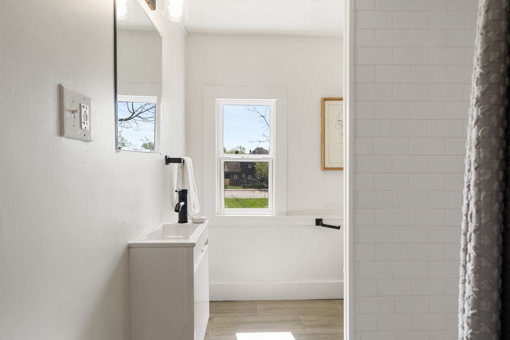 1088 Lockbourne Rd - Photo 3 of 50