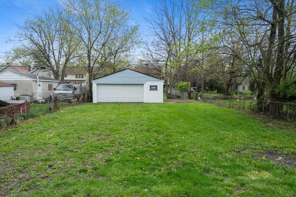 1088 Lockbourne Rd - Photo 2 of 50