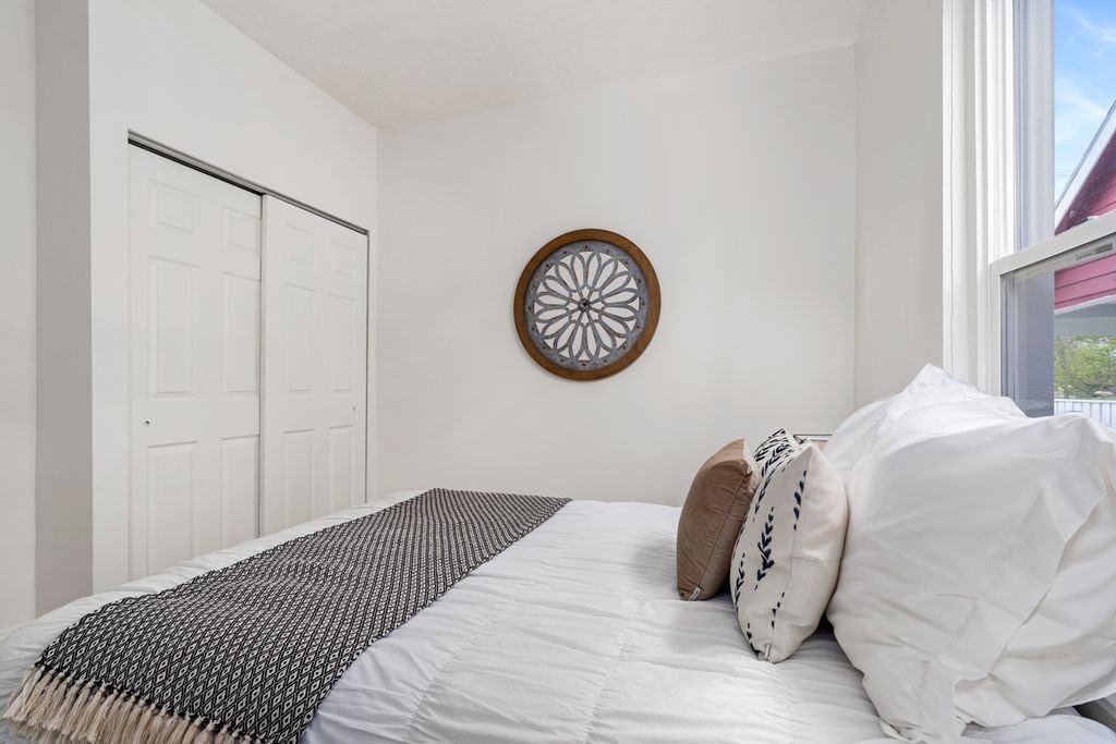 1088 Lockbourne Rd - Photo 5 of 50