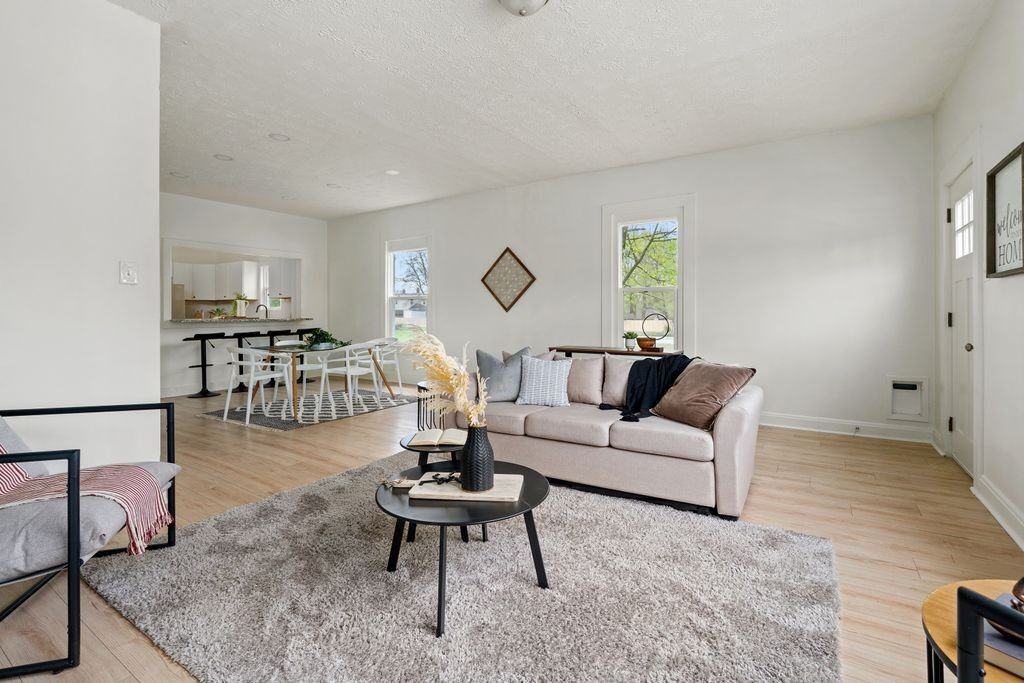 1088 Lockbourne Rd - Photo 2 of 50