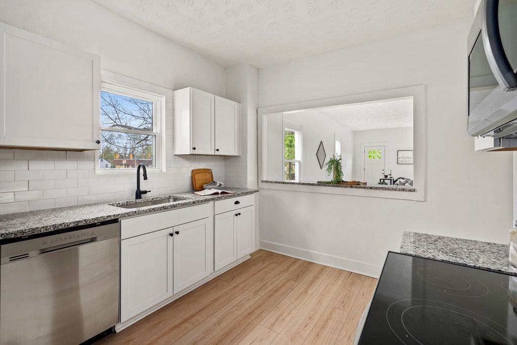 1088 Lockbourne Rd - Photo 4 of 50