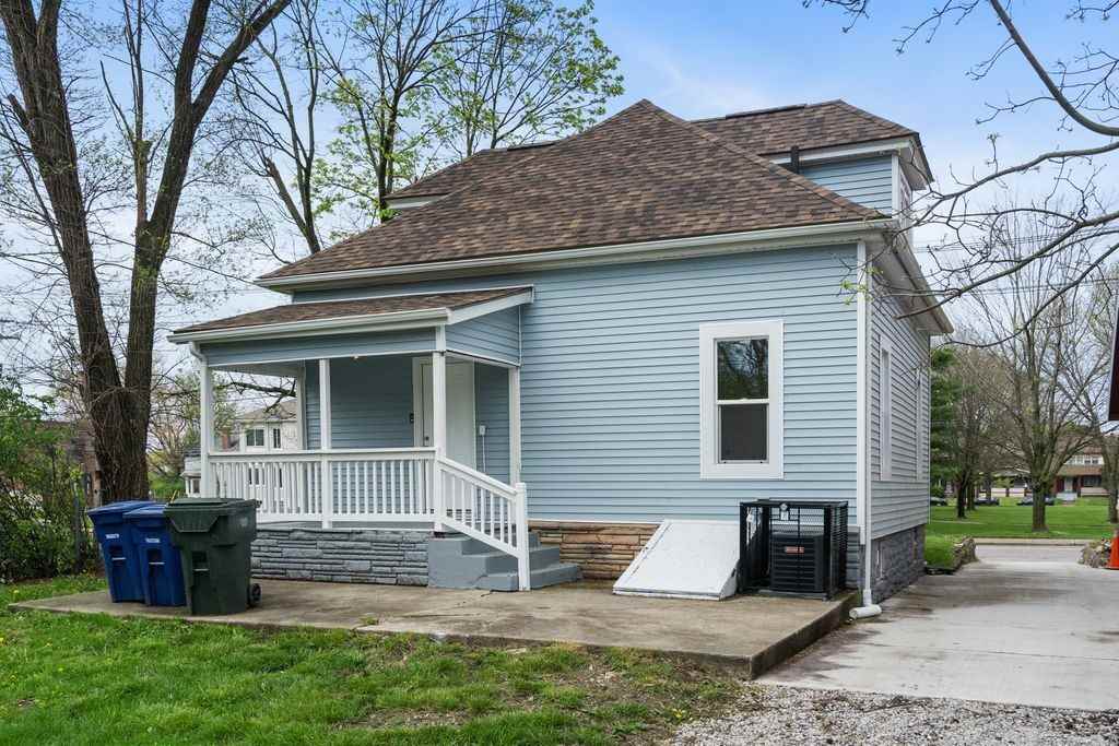 1088 Lockbourne Rd - Photo 3 of 50