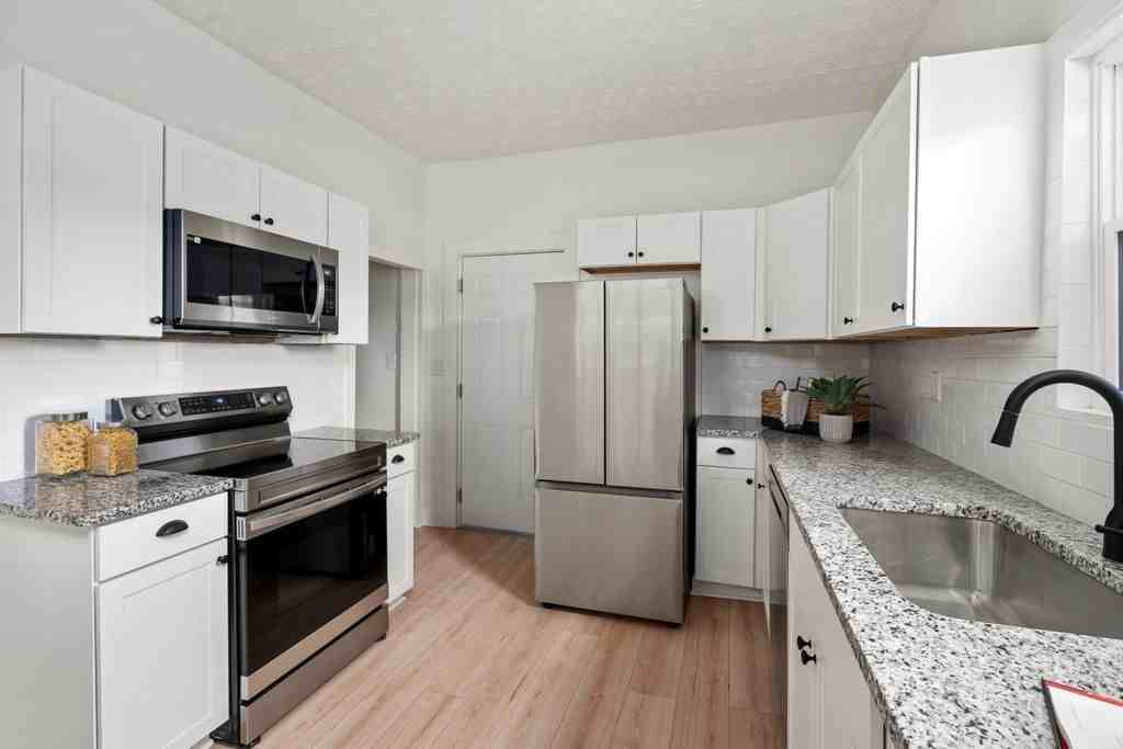 1088 Lockbourne Rd - Photo 2 of 50