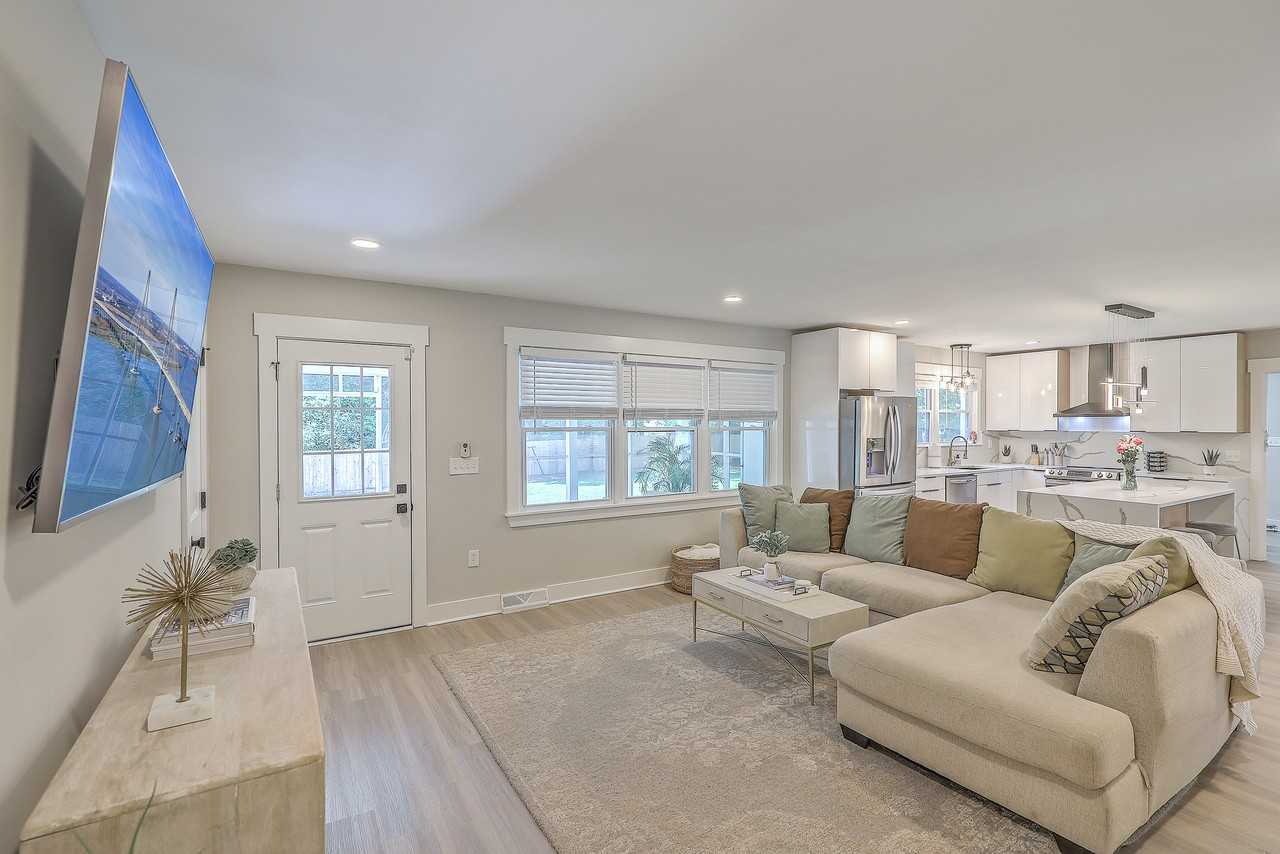 1120 Central Ave - Photo 2 of 46