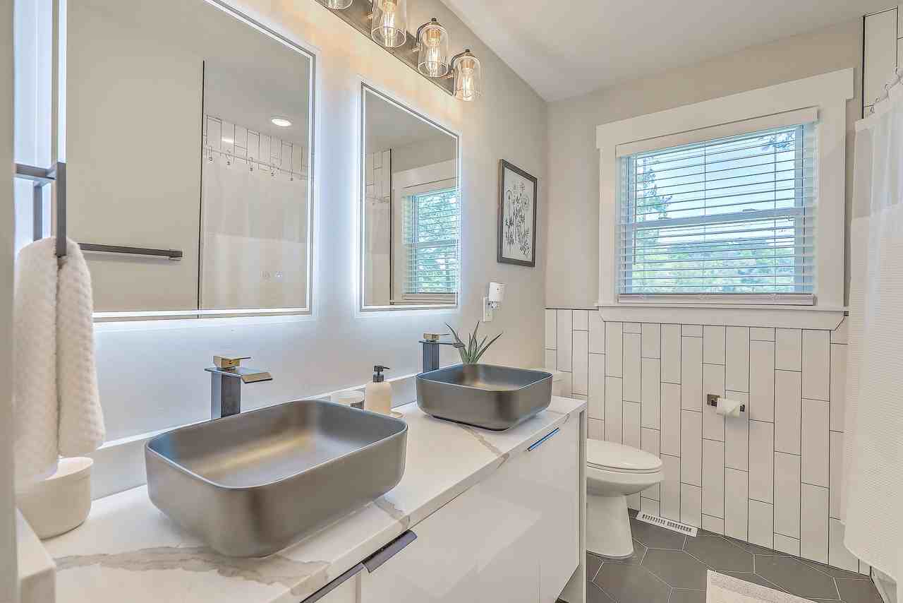 1120 Central Ave - Photo 2 of 46