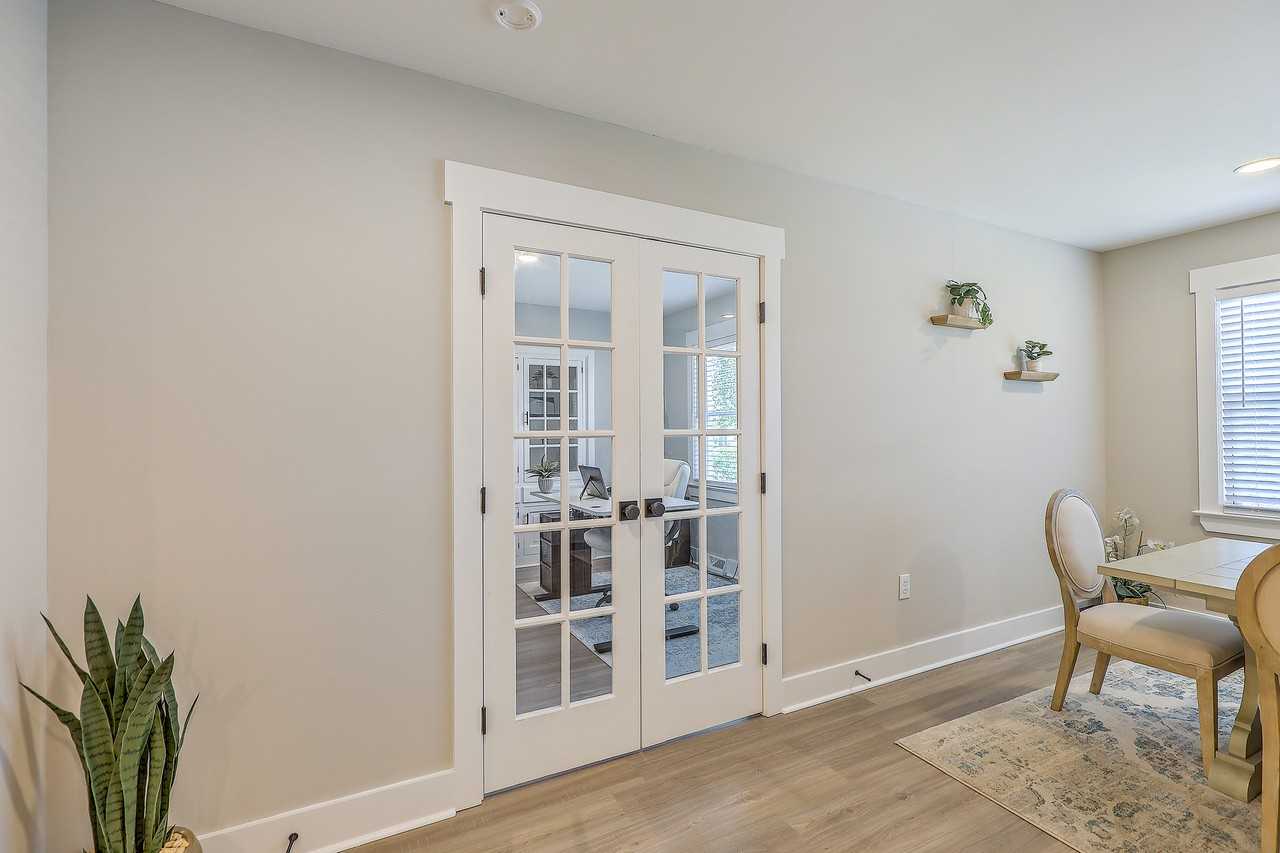 1120 Central Ave - Photo 4 of 46