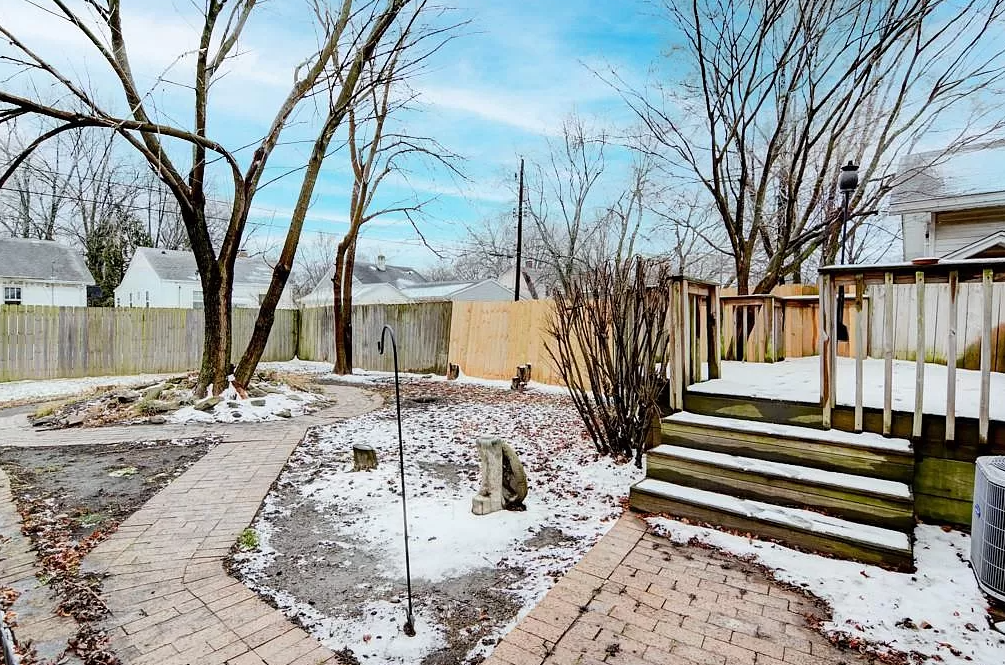 2111 E Wood St - Photo 2 of 12