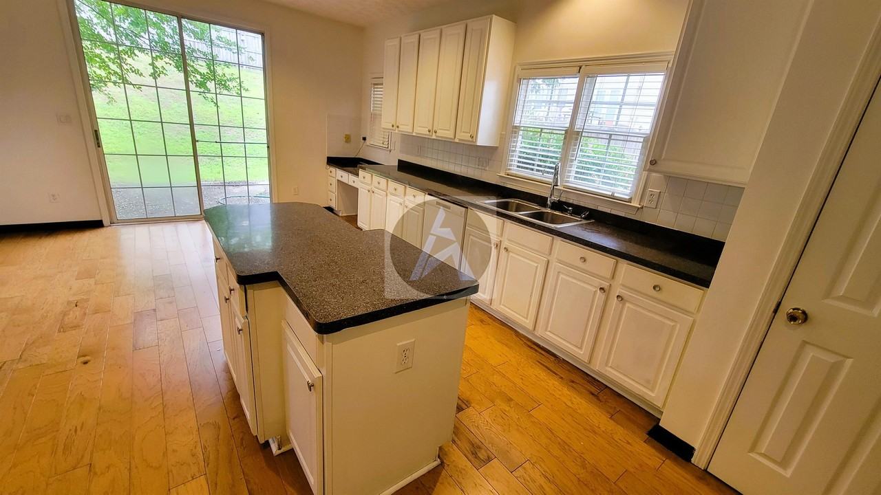3430 Palm Circle Nw Kennesaw Ga - Photo 2 of 27