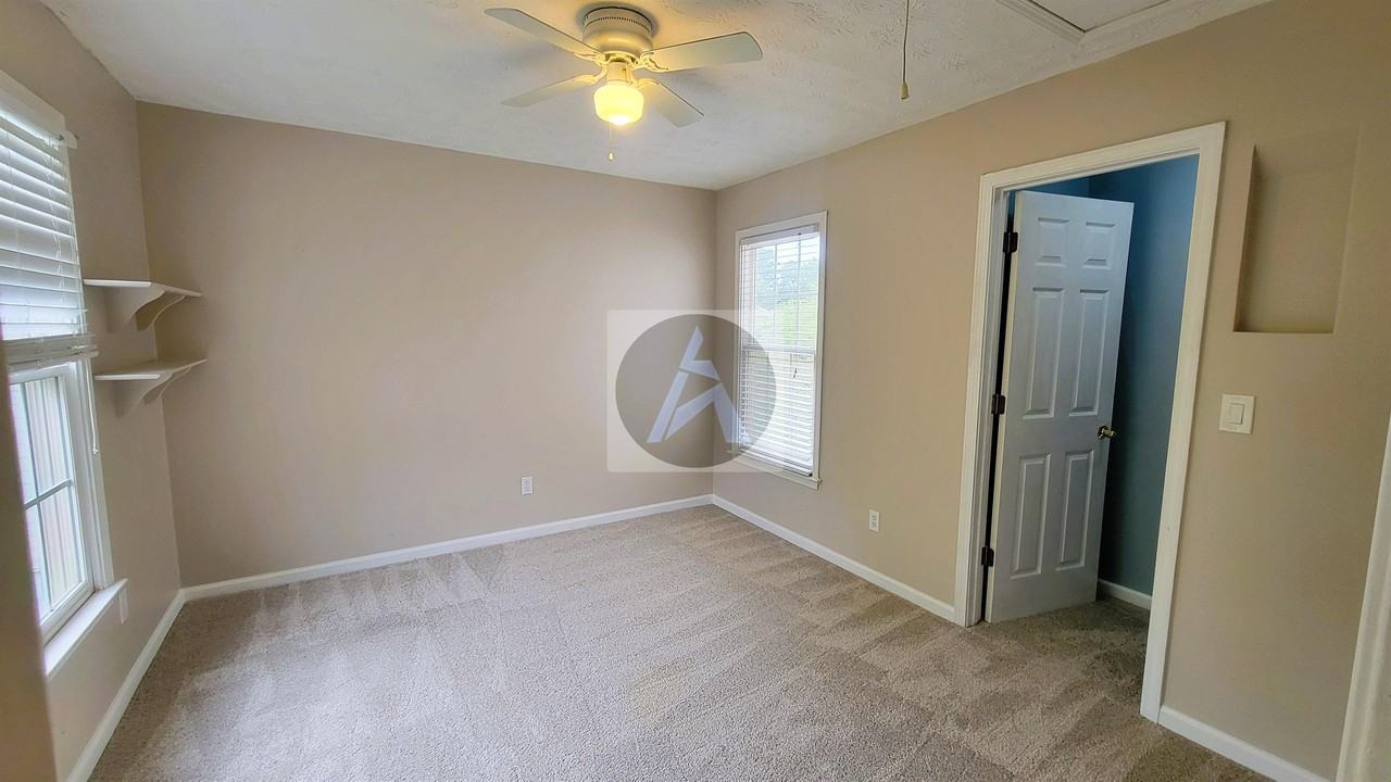 3430 Palm Circle Nw Kennesaw Ga - Photo 2 of 27