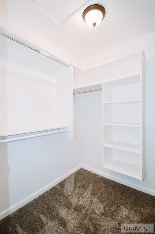 394 N 4th W - Photo 3 of 17