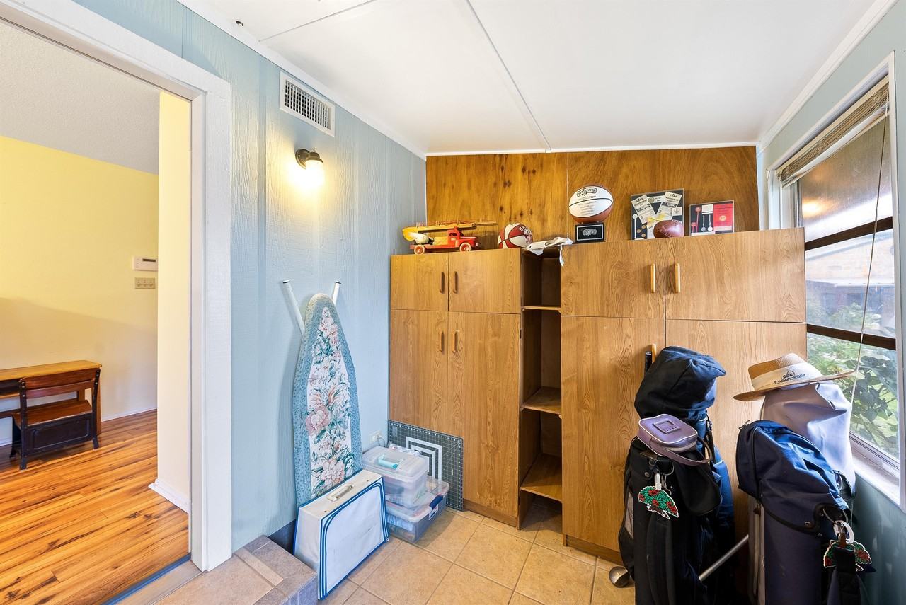 101 E Grothe St - Photo 3 of 30