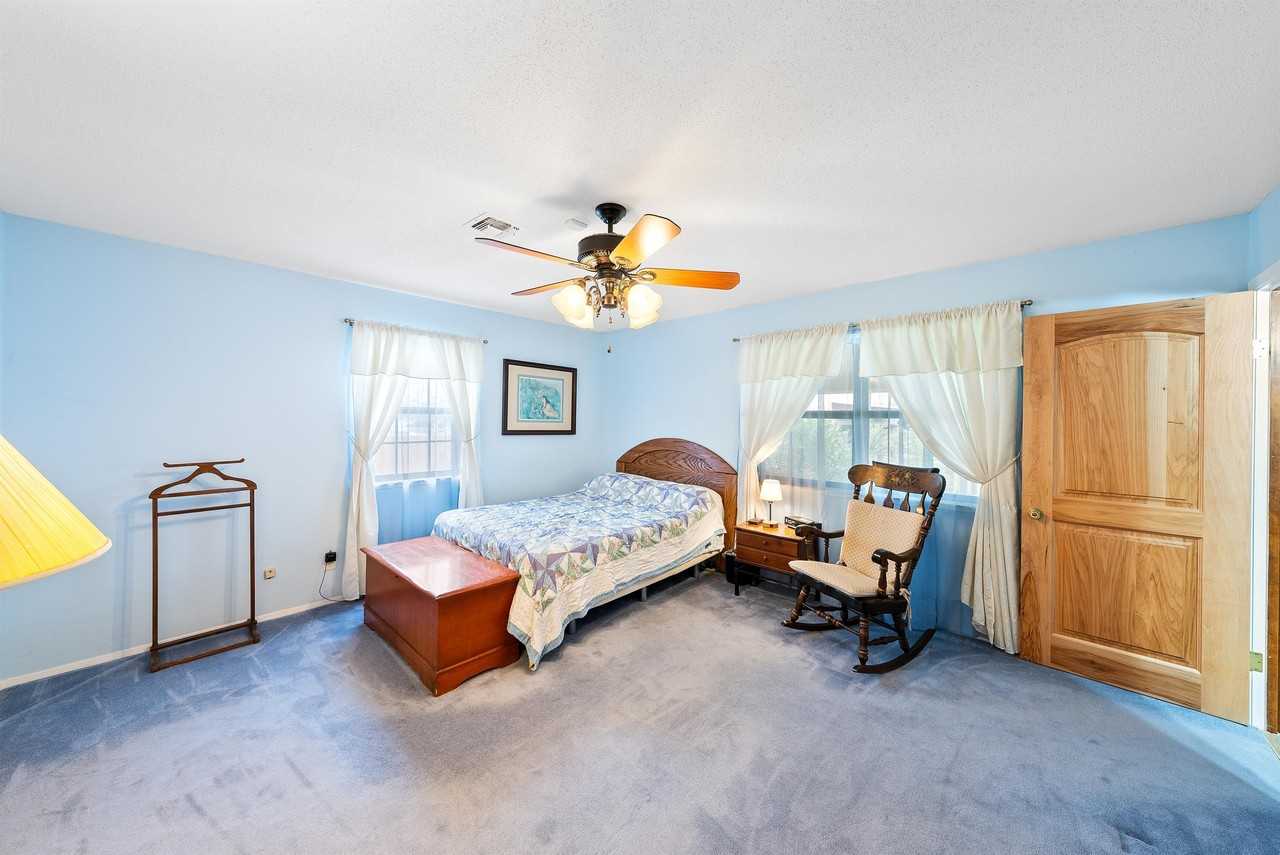 101 E Grothe St - Photo 6 of 30