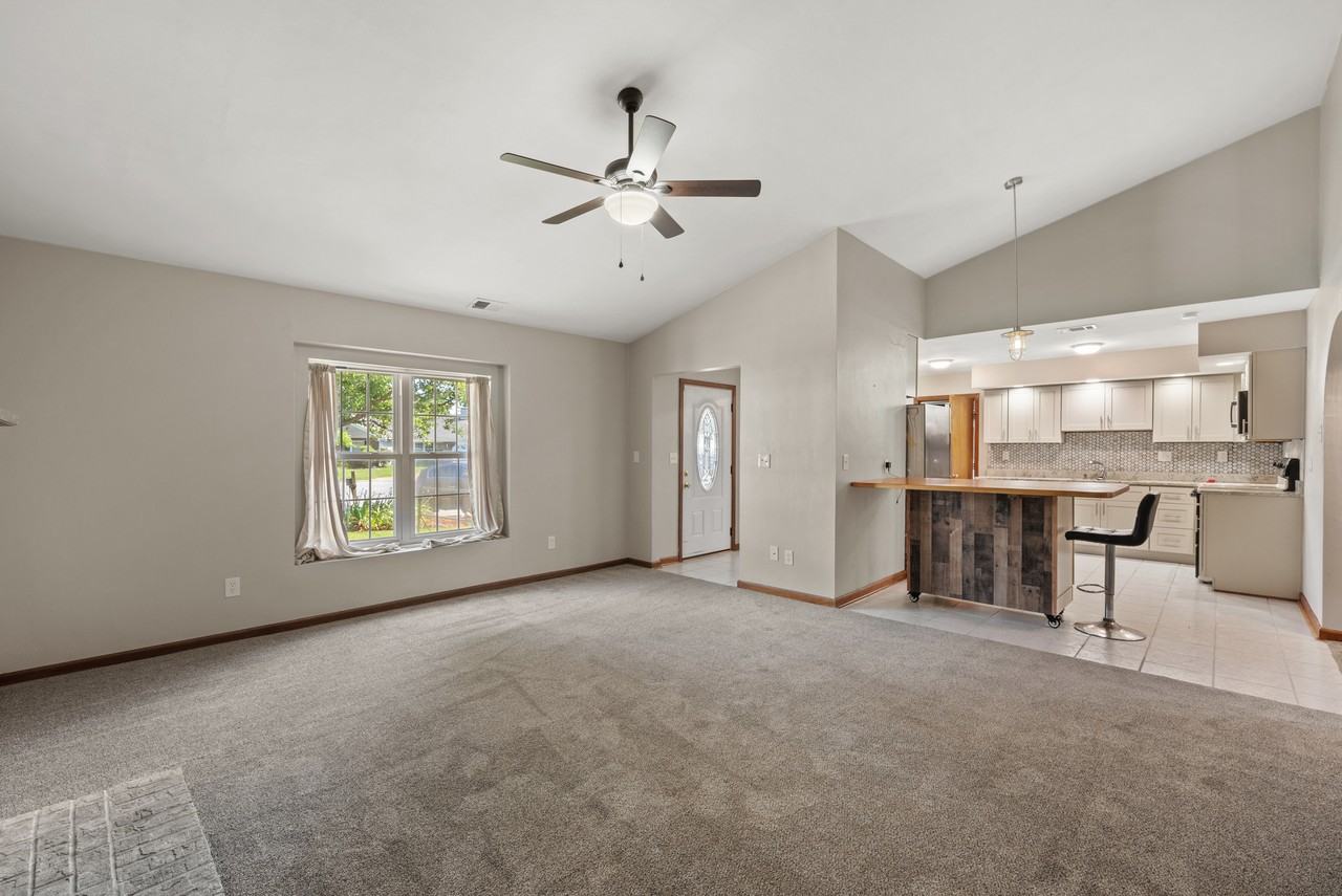 2401 Hexall Ct - Photo 5 of 23