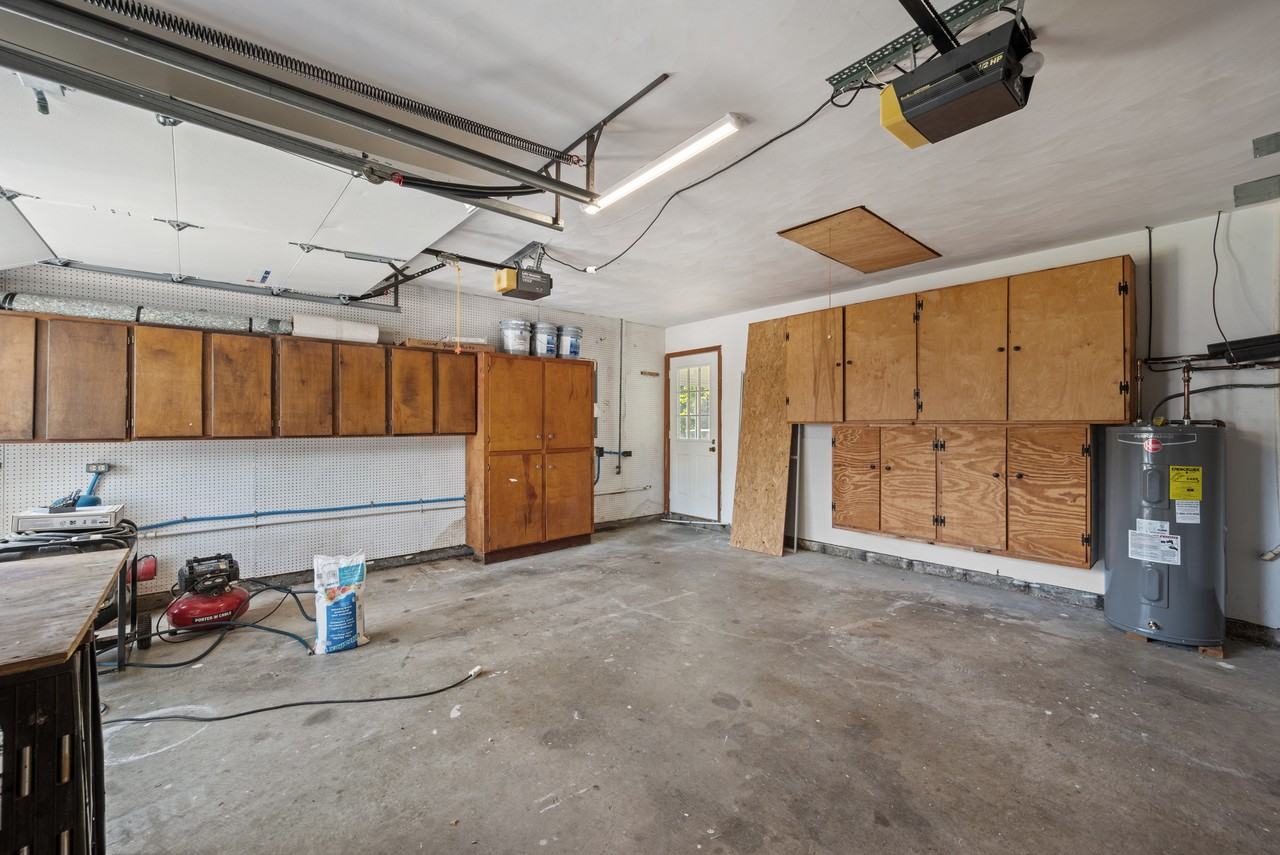 2401 Hexall Ct - Photo 6 of 23