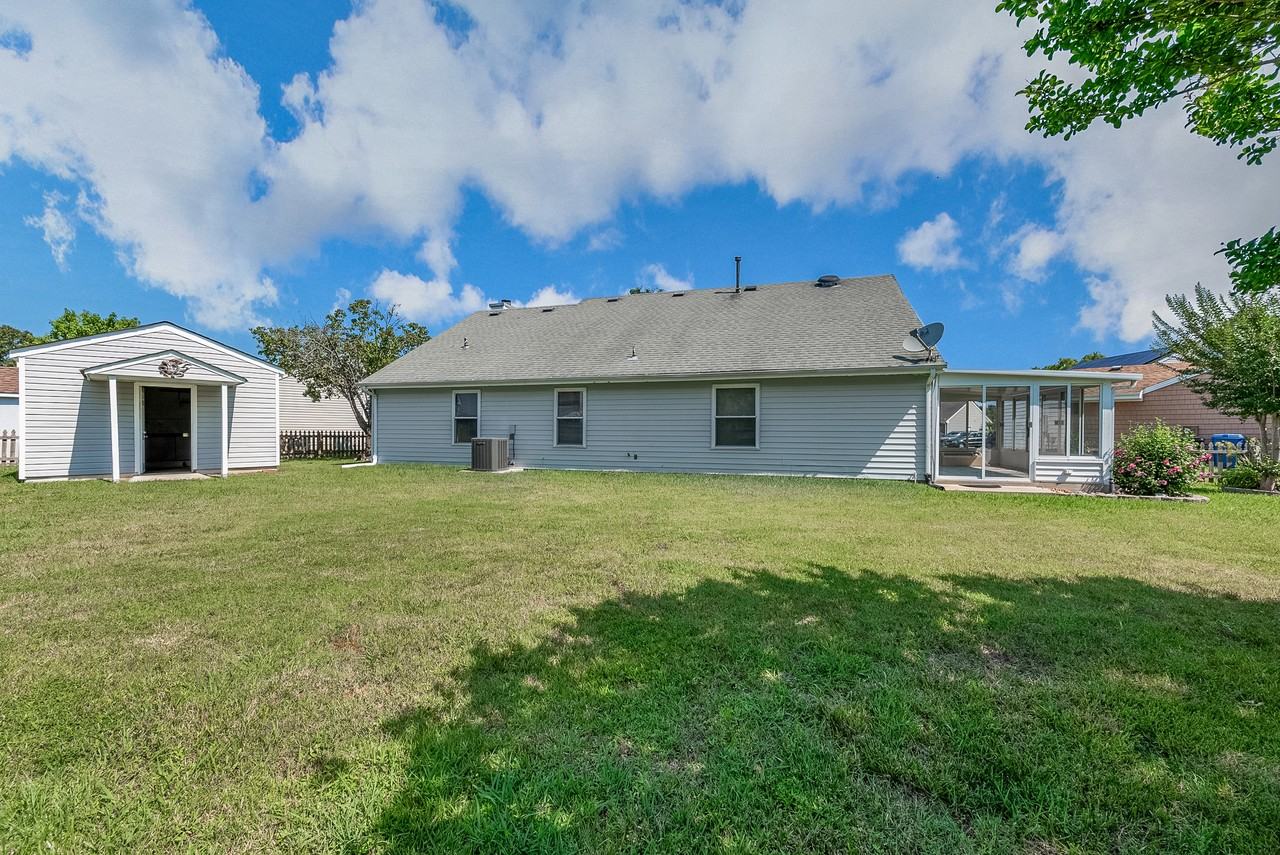 2401 Hexall Ct - Photo 4 of 23