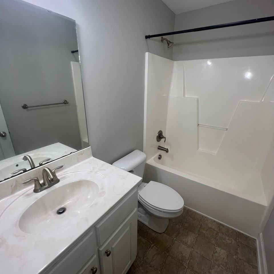 1812 Penncross Dr - Photo 2 of 28