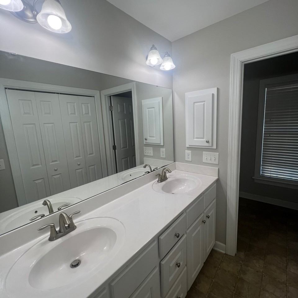 1812 Penncross Dr - Photo 6 of 28