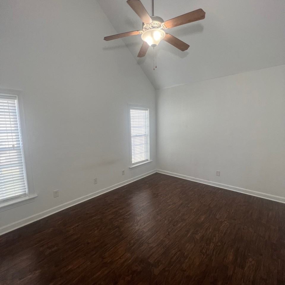 1812 Penncross Drive - Photo 6 of 28