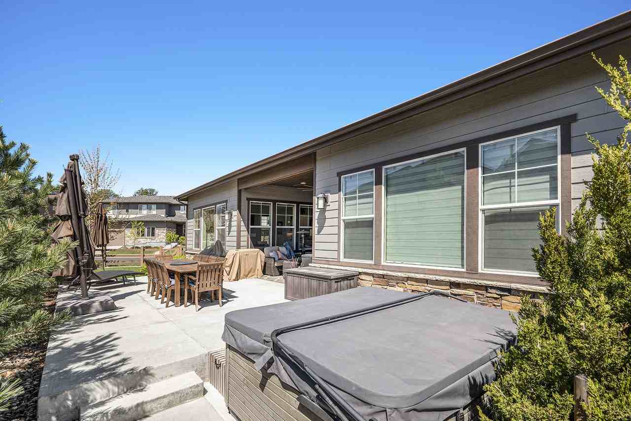 7996 S Jamestown Ct - Photo 4 of 20