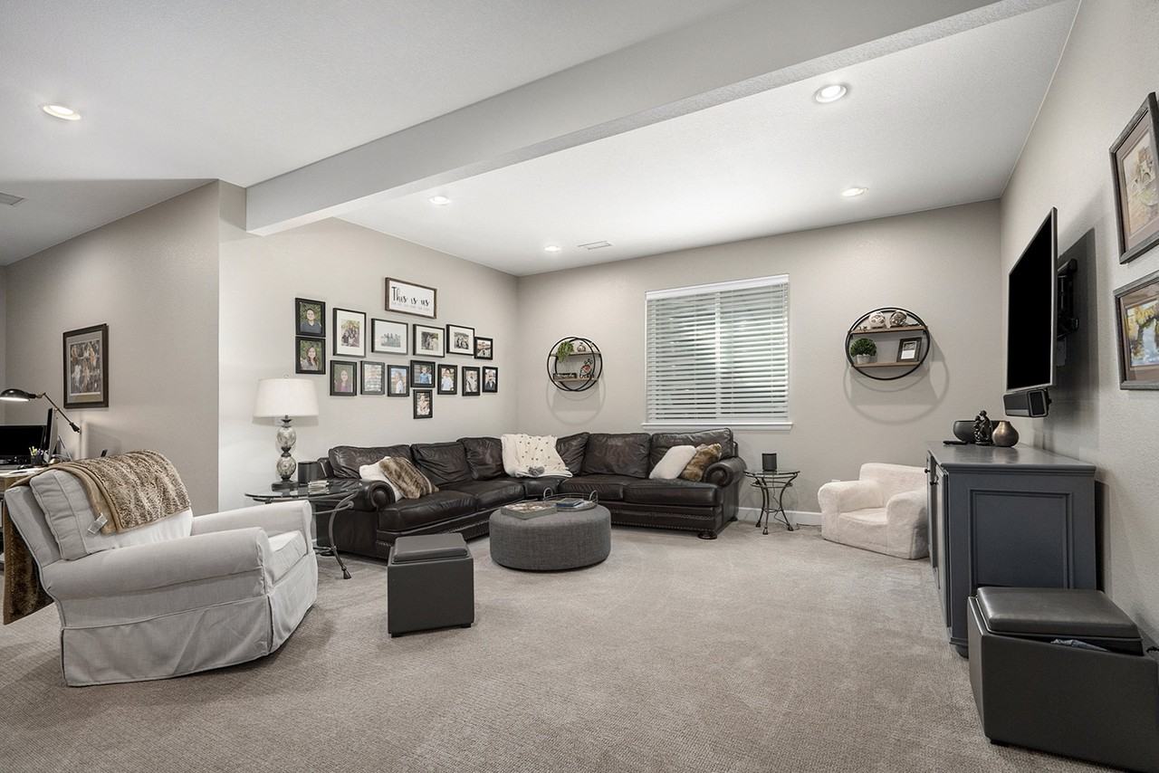 7996 S Jamestown Ct - Photo 6 of 20