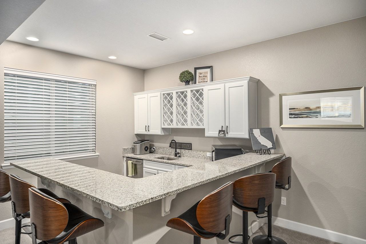 7996 S Jamestown Ct - Photo 6 of 20