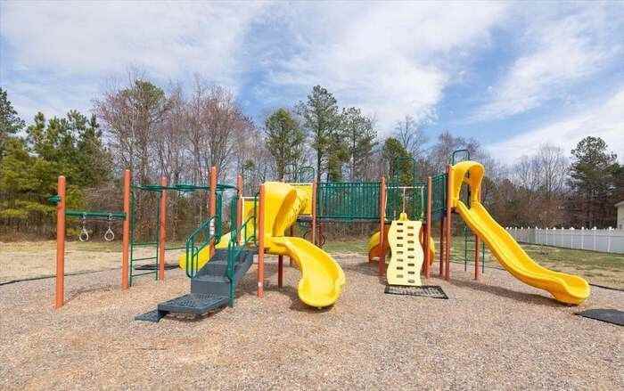 1406 Blue Heron Dr #1 - Photo 2 of 7