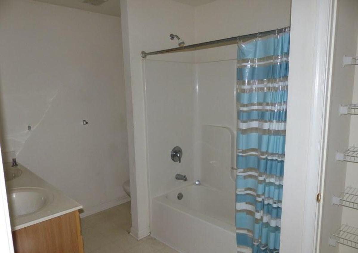 1406 Blue Heron Dr #1 - Photo 5 of 7