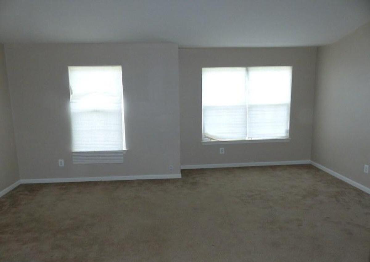 1406 Blue Heron Dr #1 - Photo 4 of 7