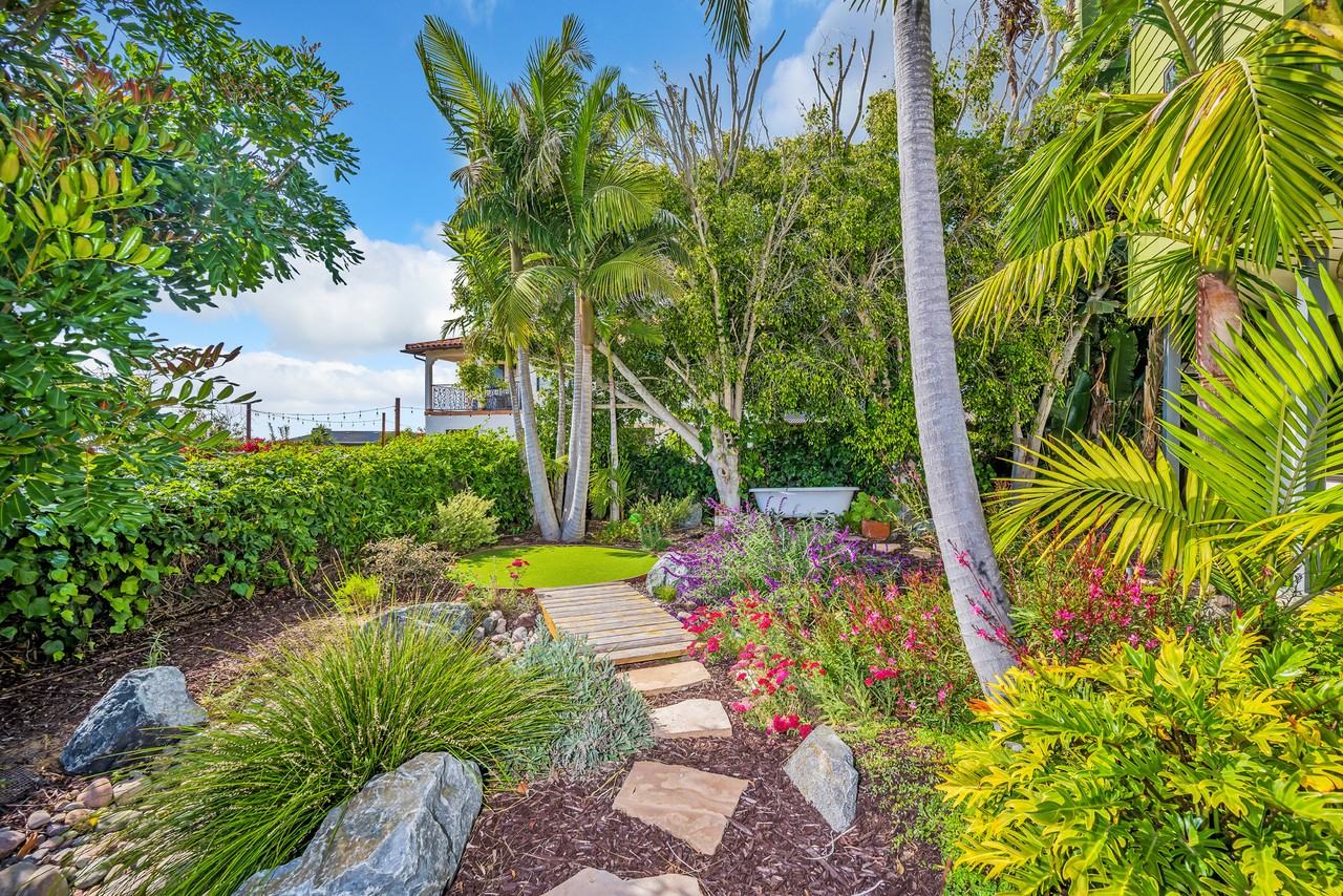 616 Hymettus Ave - Photo 2 of 26