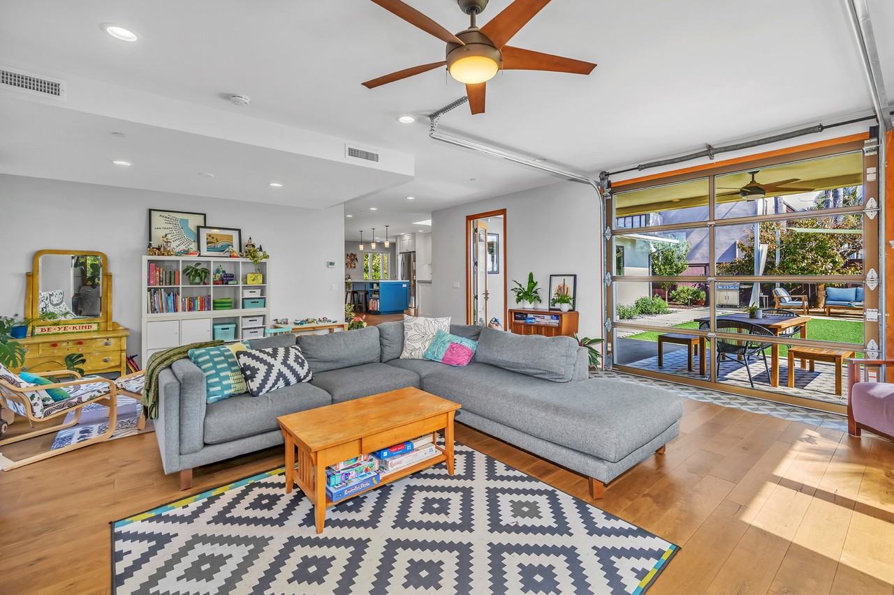 616 Hymettus Ave - Photo 3 of 26