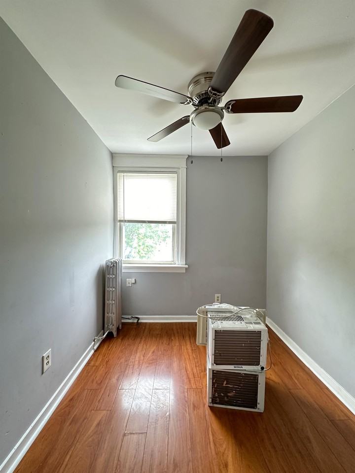 6919 Guilford Rd - Photo 3 of 41