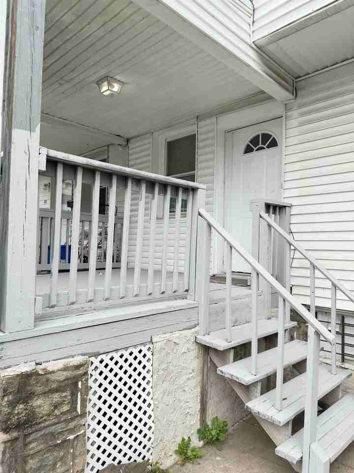 6919 Guilford Rd - Photo 7 of 41