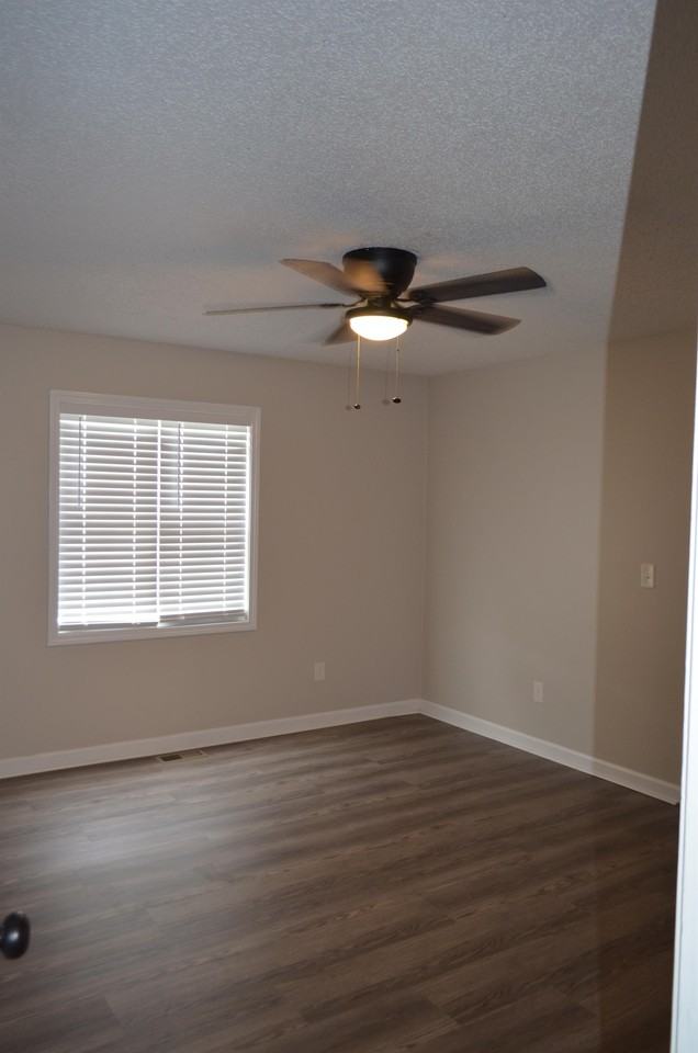 145 Viking Dr #1 - Photo 3 of 10