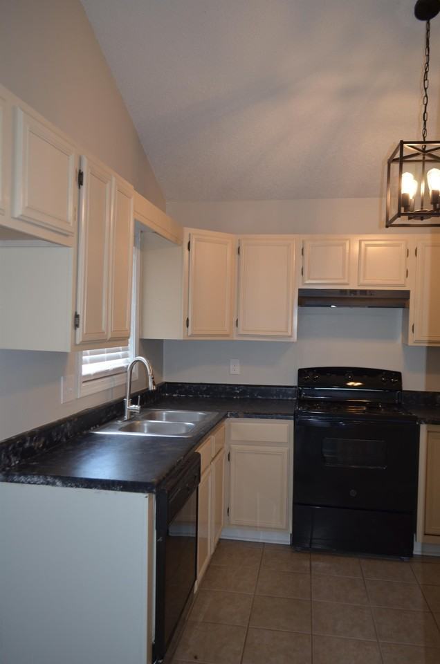 145 Viking Dr #1 - Photo 6 of 10