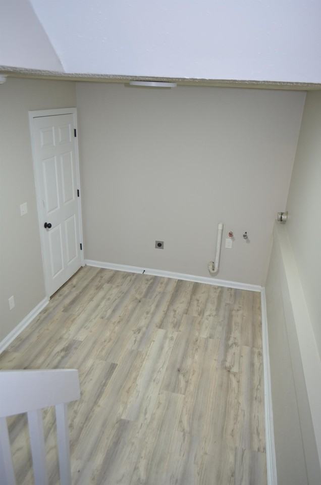 145 Viking Dr #1 - Photo 5 of 10