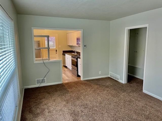 1077 W Briarcliff Ave - Photo 4 of 17