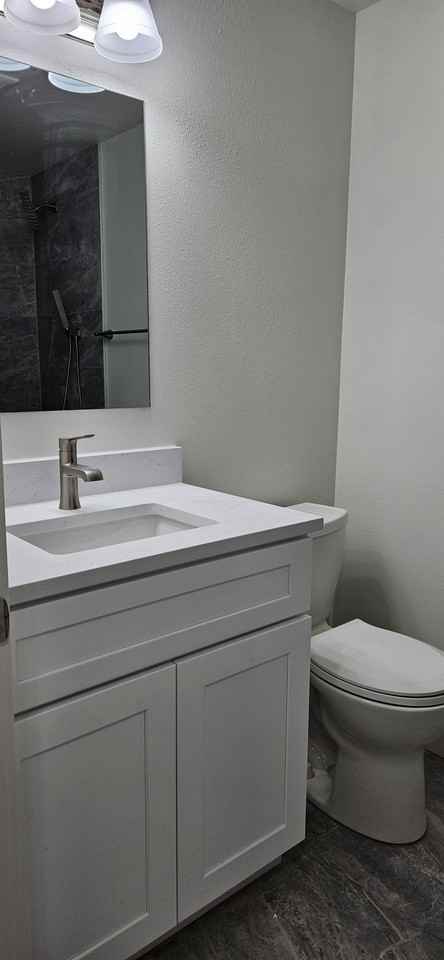 908 Baysinger Pl - Photo 2 of 37