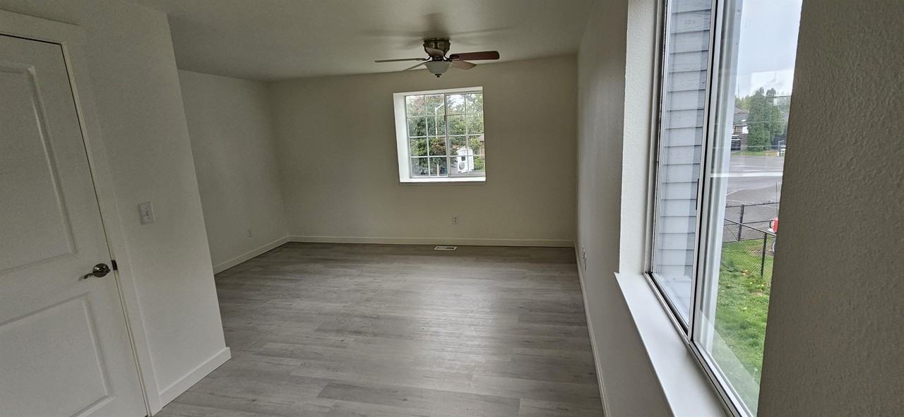 908 Baysinger Pl - Photo 7 of 37