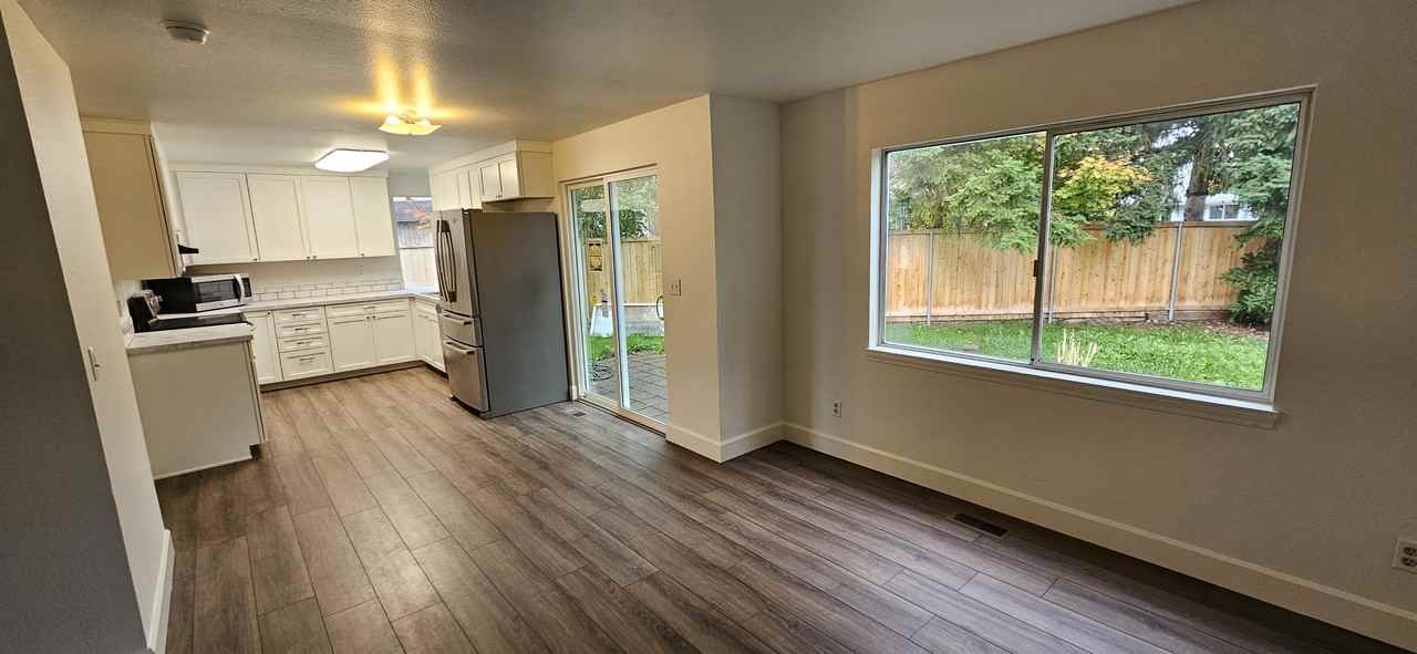 908 Baysinger Pl - Photo 4 of 37