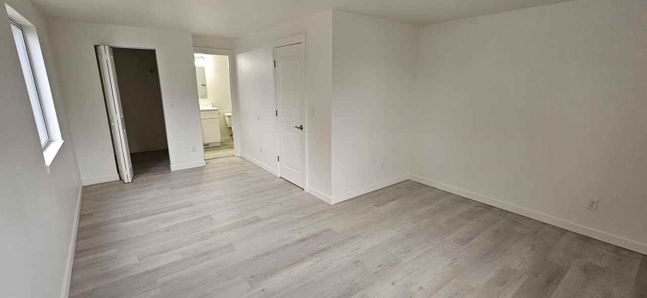 908 Baysinger Pl - Photo 5 of 37