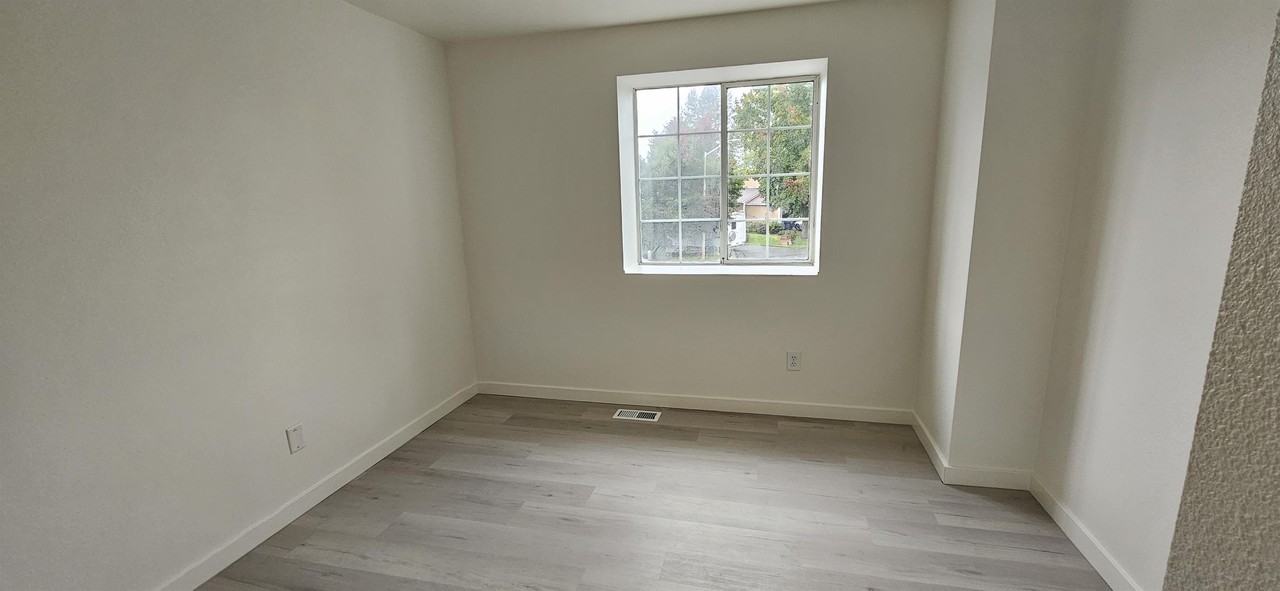 908 Baysinger Pl - Photo 4 of 37