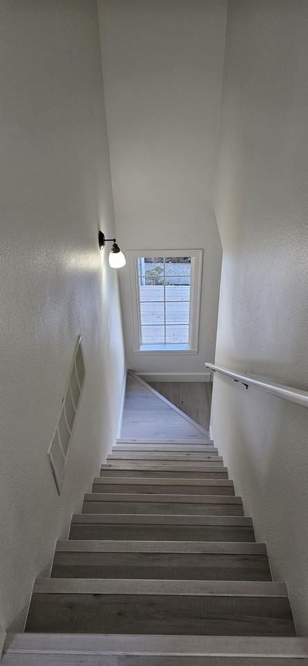 908 Baysinger Pl - Photo 3 of 37