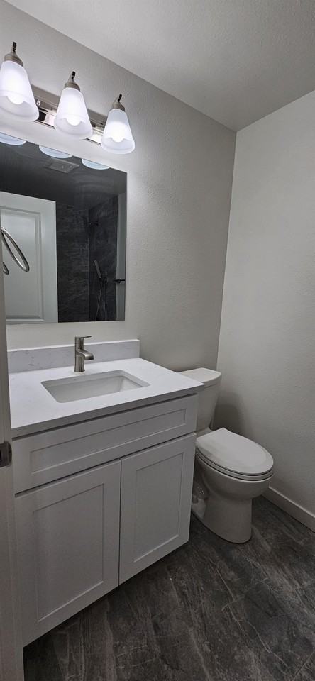 908 Baysinger Pl - Photo 4 of 37