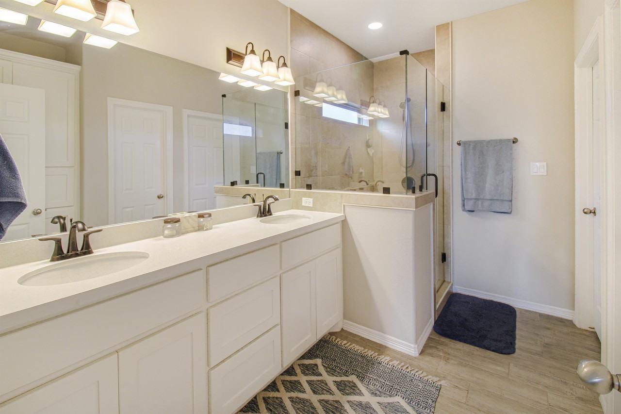 1309 S Rockport St - Photo 6 of 18