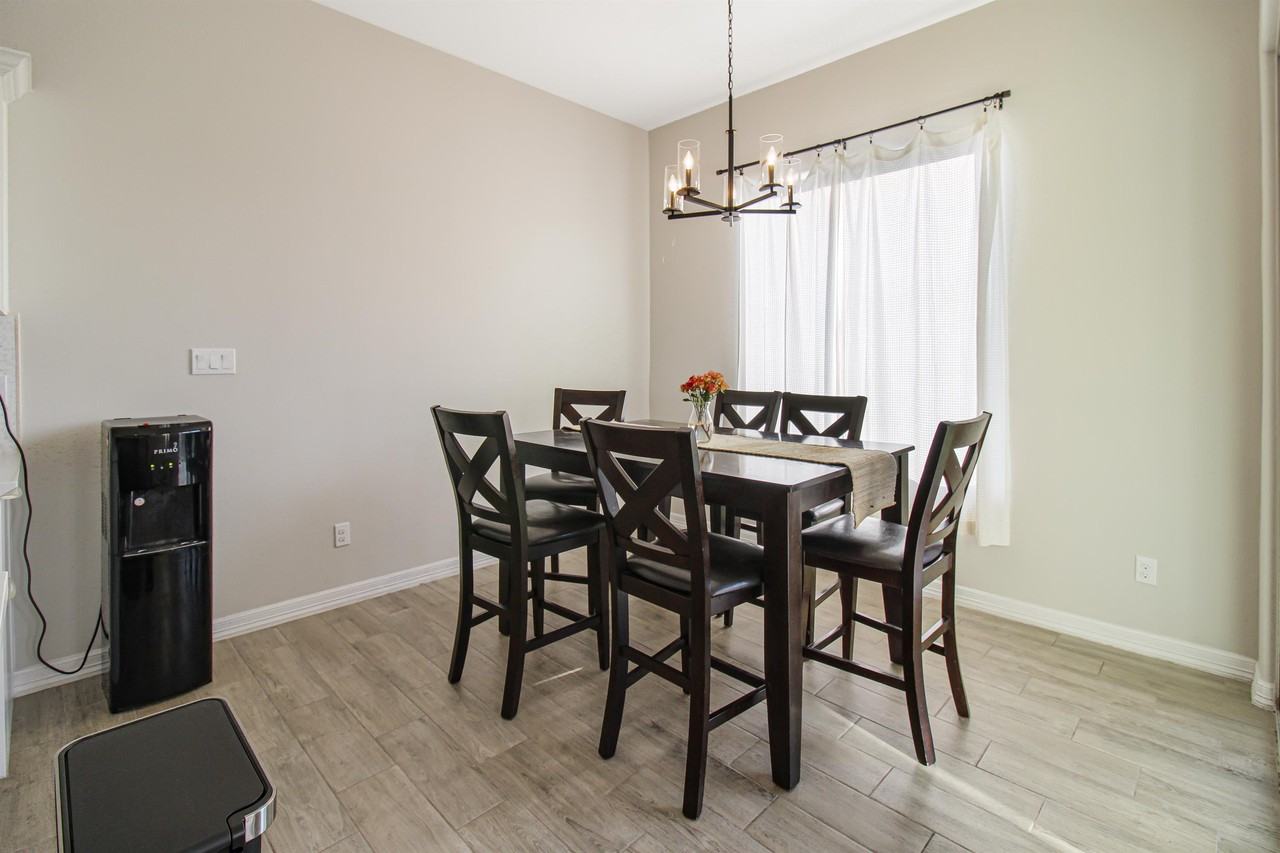 1309 S Rockport St - Photo 2 of 18