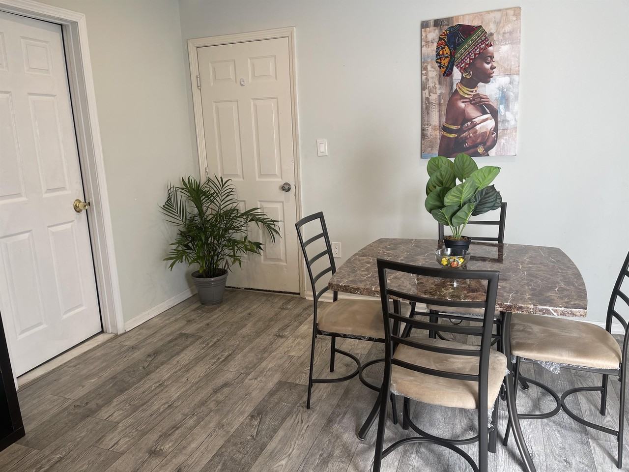 15 Seymour Ave - Photo 2 of 8