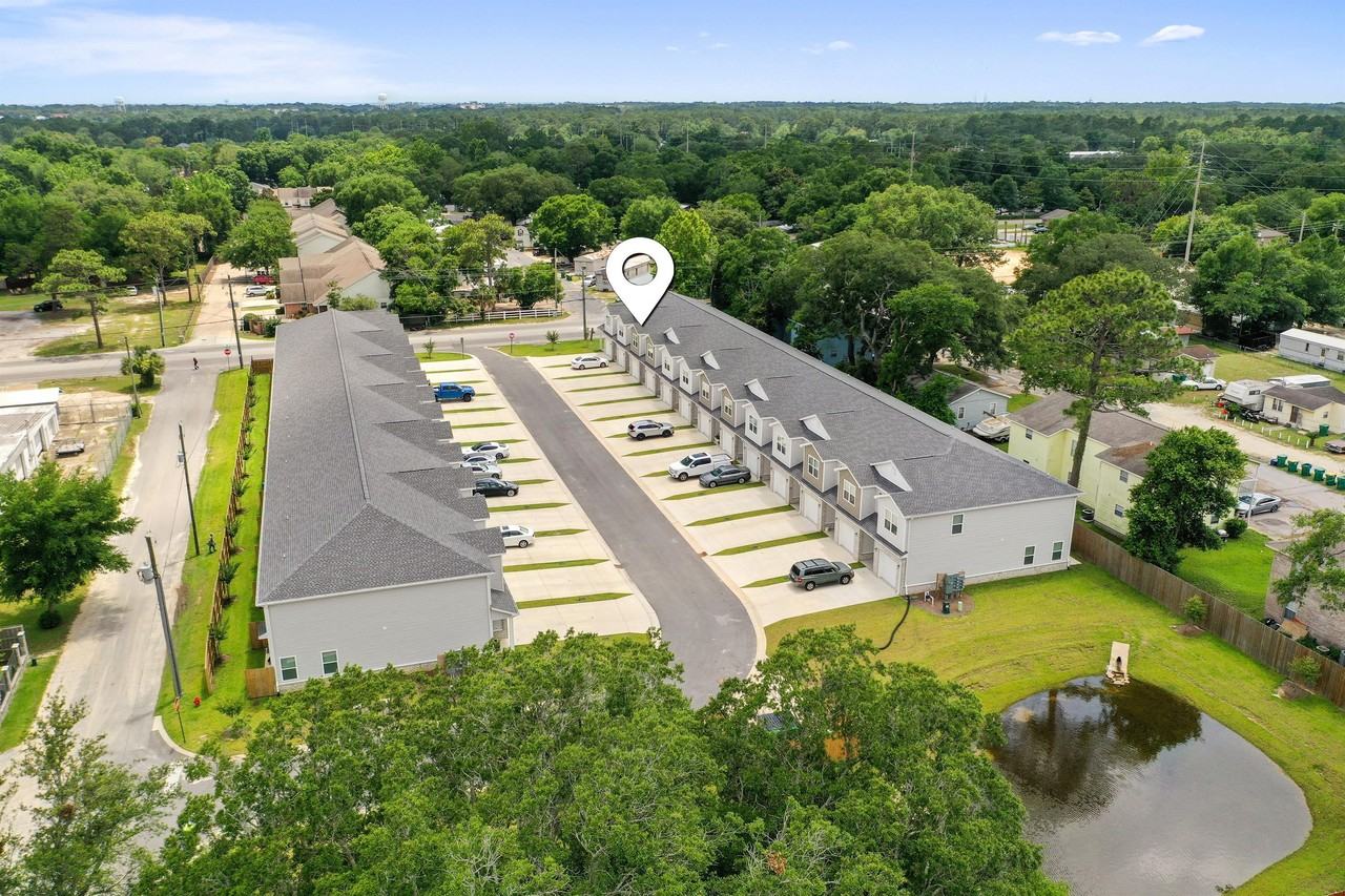 319 Carmel Dr #1 - Photo 7 of 48