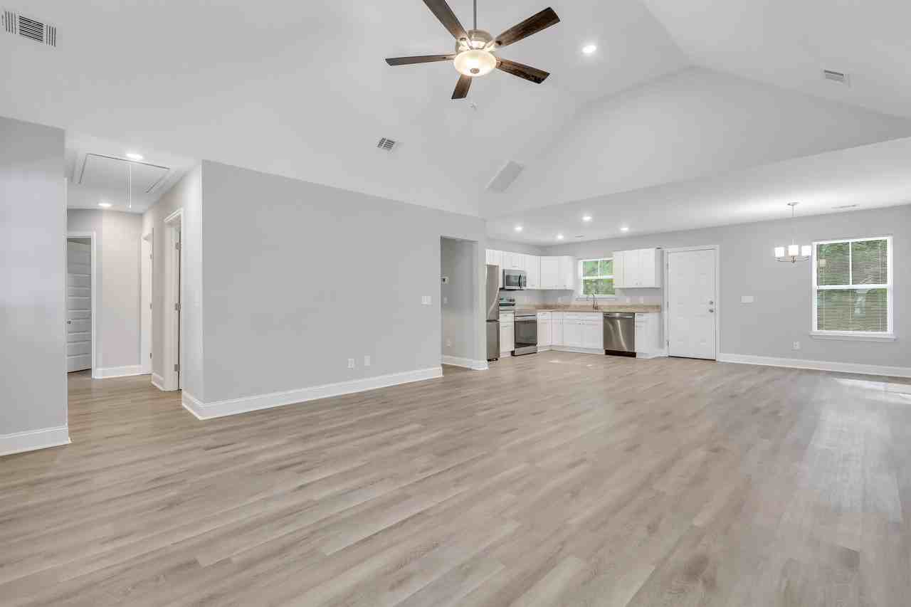 515 Abigail Cir - Photo 2 of 15