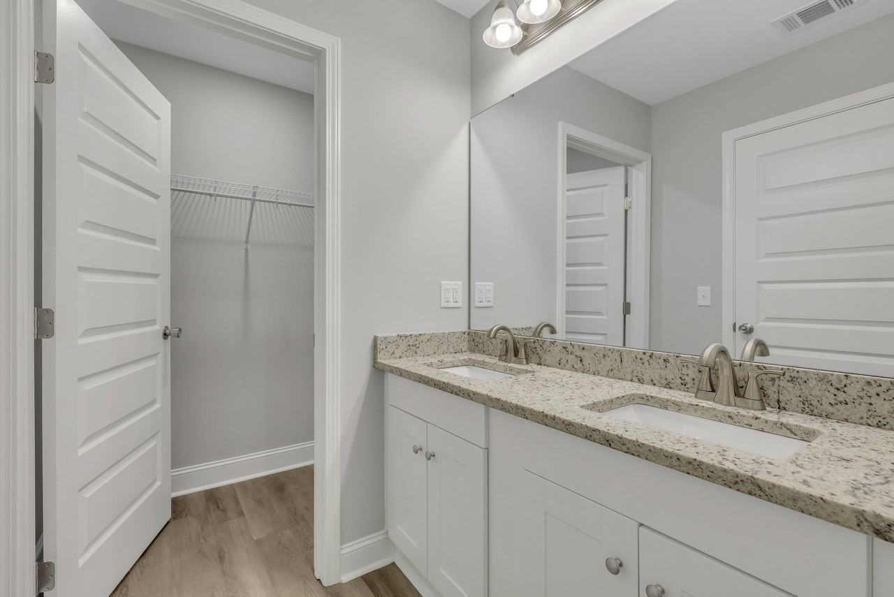 515 Abigail Cir - Photo 3 of 15